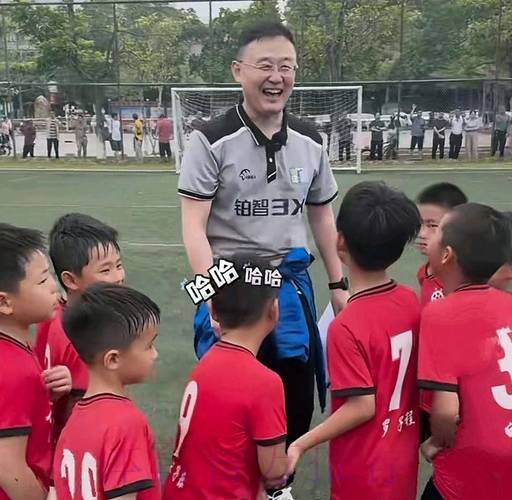 U20精英训练营:孙继海传授经验 摸底小球员 U20精英训练营:孙继海传授经验 摸底小球员